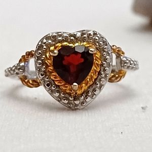 VINTAGE RSE STERLING SILVER HEART GARNET RING
